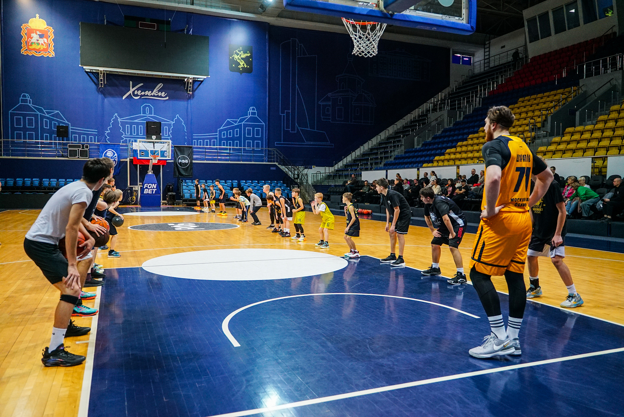 Мастер-класс по баскетболу Сергея Михалева и Владислава Шарапова