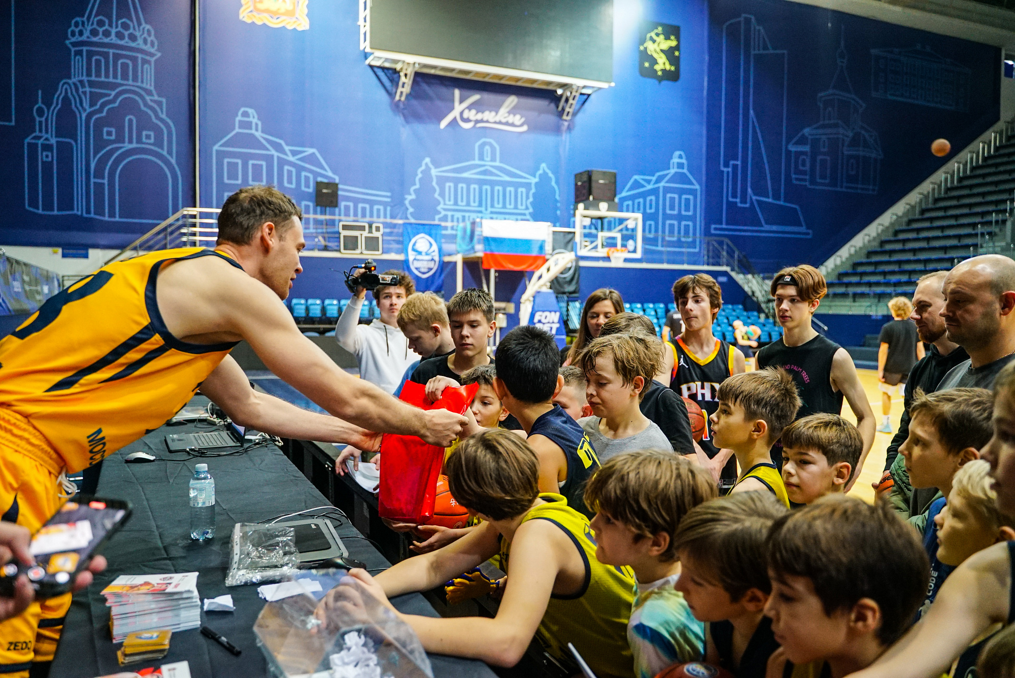 Мастер-класс по баскетболу Сергея Михалева и Владислава Шарапова